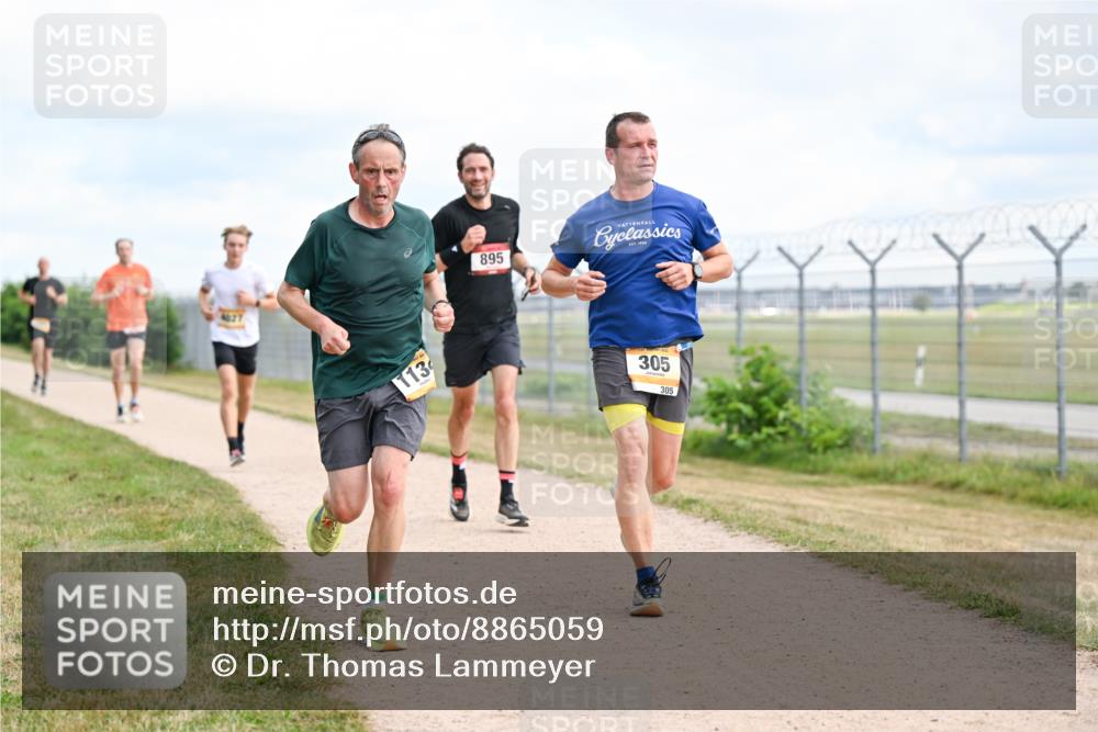14.09.2025 - Airport Race Dr. Thomas Lammeyer http://msf.ph/oto/8865059 14.09.2025 12:05:23 Laufen 4027, 113, 895, 305, 305 meine-sportfotos.de