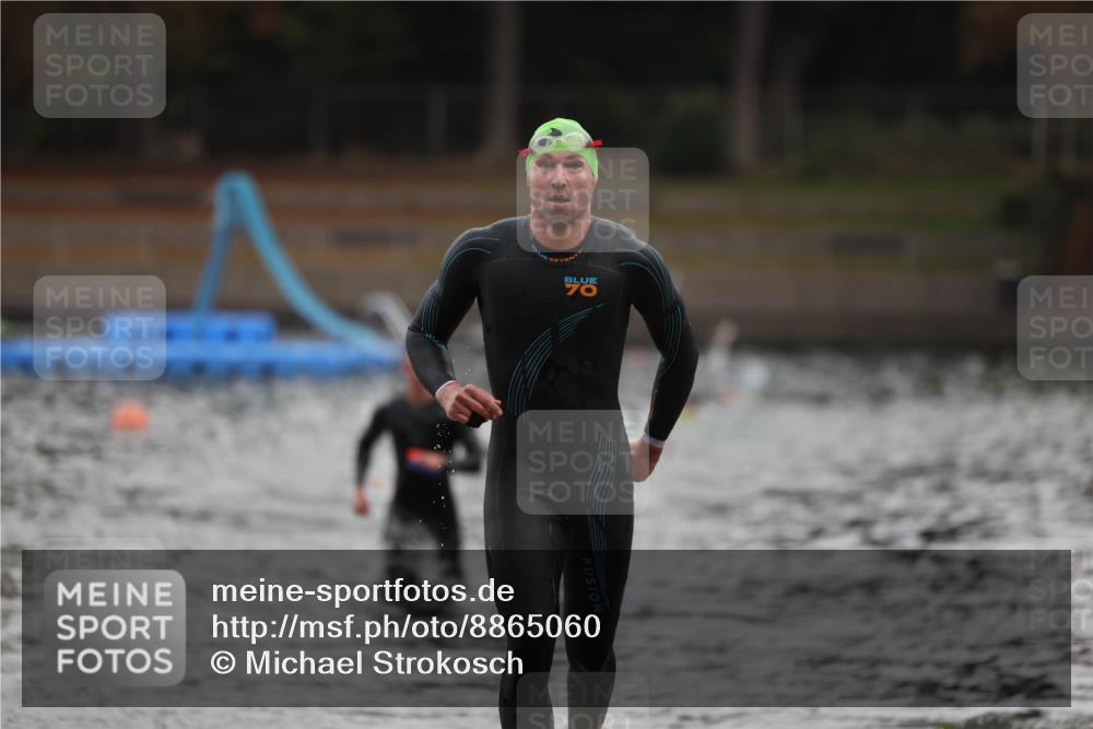 14.09.2025 - Stadtparktriathlon Michael Strokosch http://msf.ph/oto/8865060 14.09.2025 09:00:57 Schwimmen 394, 408 meine-sportfotos.de