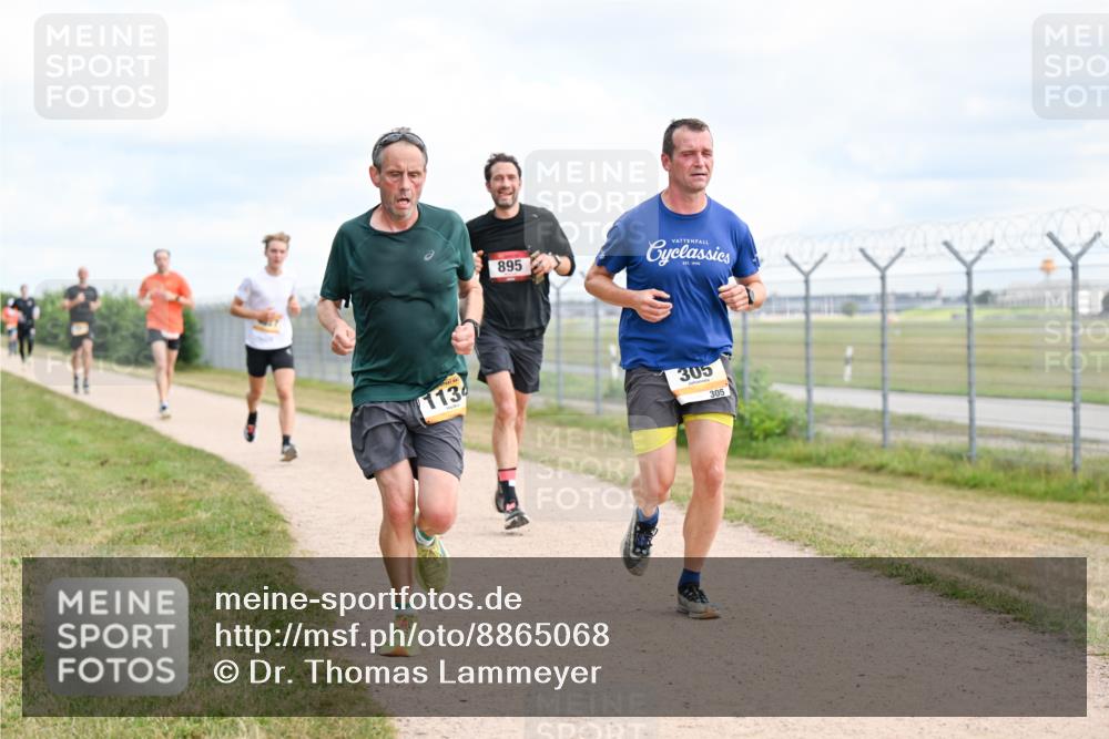 14.09.2025 - Airport Race Dr. Thomas Lammeyer http://msf.ph/oto/8865068 14.09.2025 12:05:23 Laufen 113, 895, 305, 305 meine-sportfotos.de