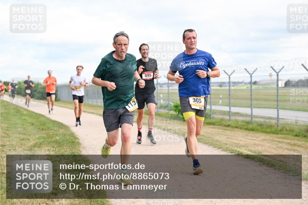 14.09.2025 - Airport Race Dr. Thomas Lammeyer http://msf.ph/oto/8865073 14.09.2025 12:05:23 Laufen 113, 895, 305, 305 meine-sportfotos.de