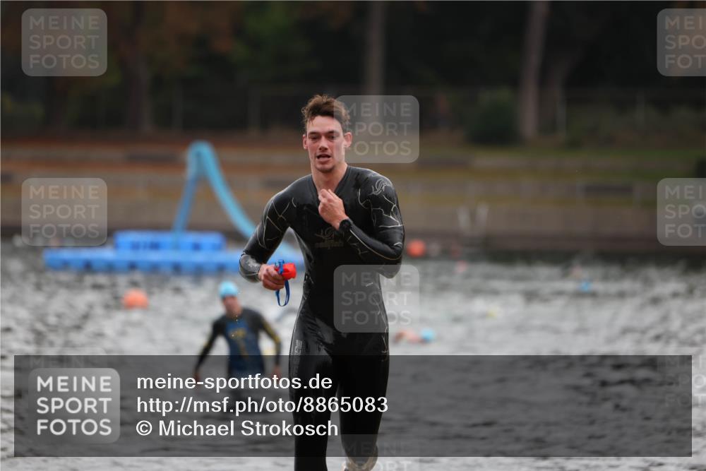 14.09.2025 - Stadtparktriathlon Michael Strokosch http://msf.ph/oto/8865083 14.09.2025 09:01:04 Schwimmen 394, 431 meine-sportfotos.de