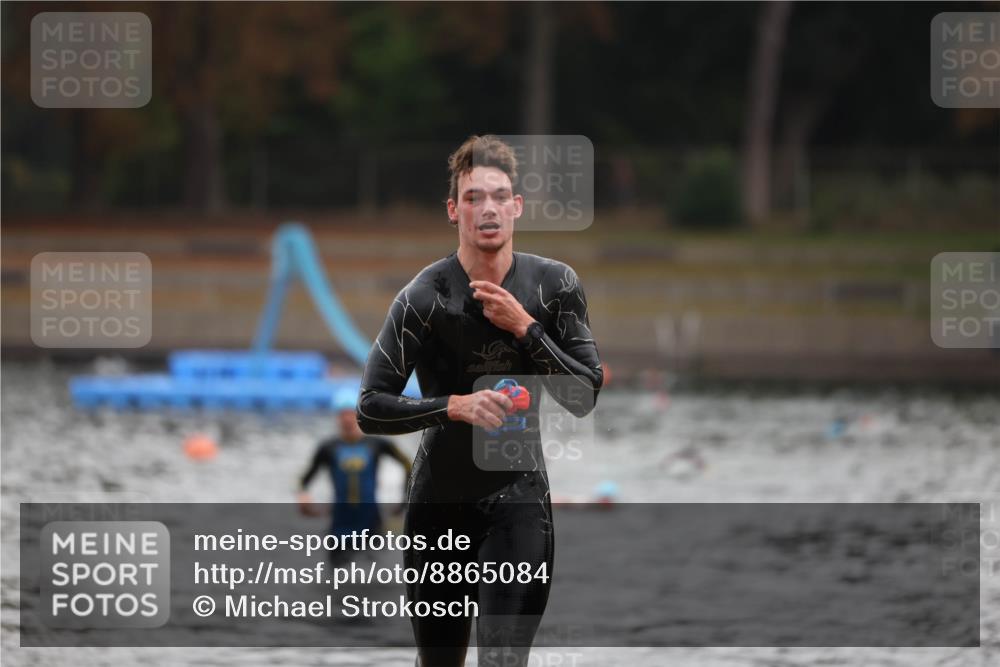 14.09.2025 - Stadtparktriathlon Michael Strokosch http://msf.ph/oto/8865084 14.09.2025 09:01:04 Schwimmen 394, 431 meine-sportfotos.de