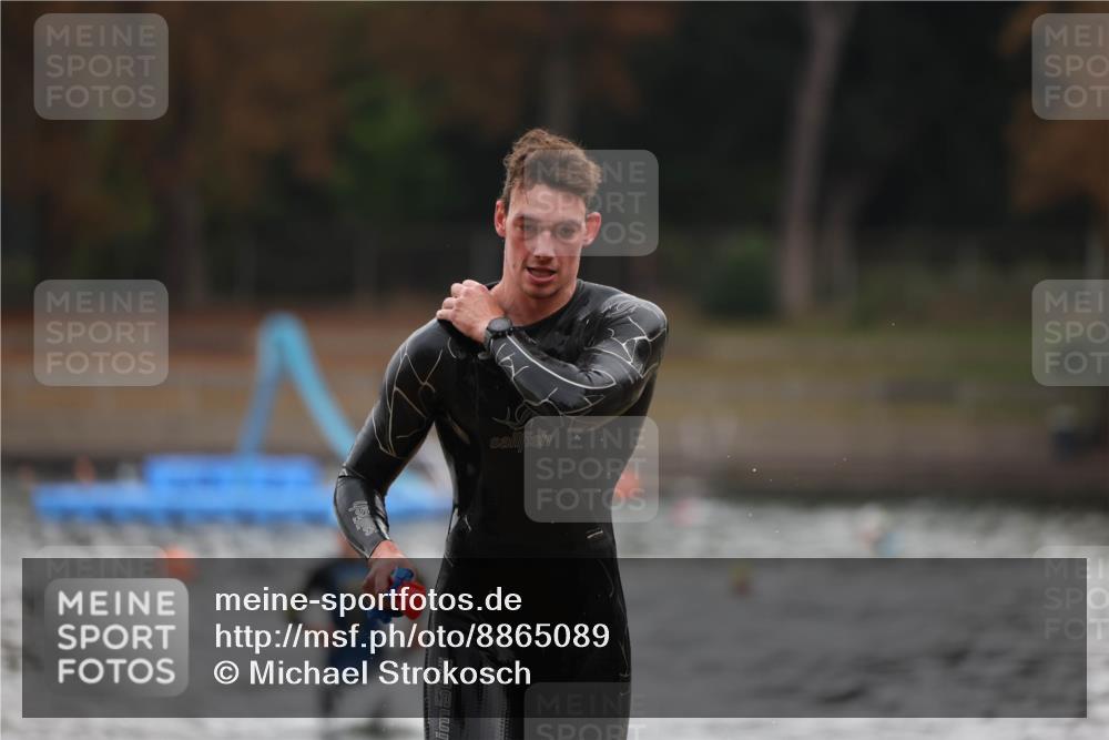 14.09.2025 - Stadtparktriathlon Michael Strokosch http://msf.ph/oto/8865089 14.09.2025 09:01:05 Schwimmen 394, 431 meine-sportfotos.de
