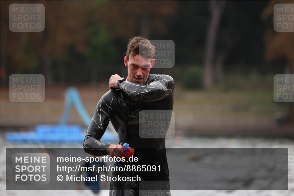 14.09.2025 - Stadtparktriathlon Michael Strokosch http://msf.ph/oto/8865091 14.09.2025 09:01:06 Schwimmen 394, 431 meine-sportfotos.de