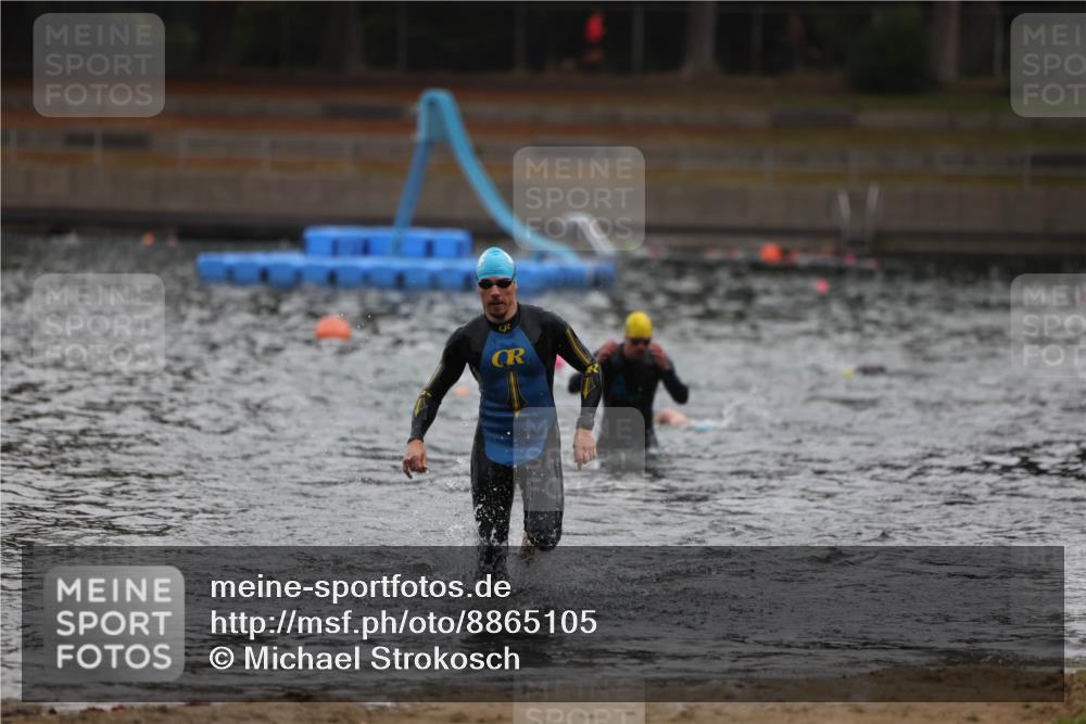 14.09.2025 - Stadtparktriathlon Michael Strokosch http://msf.ph/oto/8865105 14.09.2025 09:01:09 Schwimmen 394, 431 meine-sportfotos.de