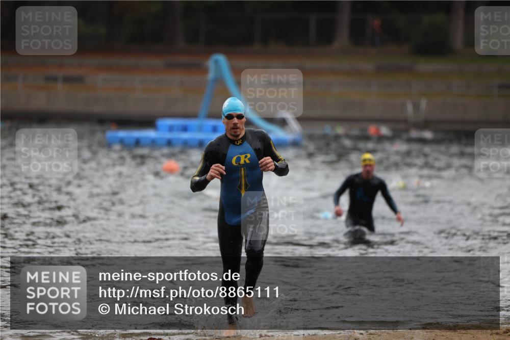 14.09.2025 - Stadtparktriathlon Michael Strokosch http://msf.ph/oto/8865111 14.09.2025 09:01:11 Schwimmen 403, 431, 436 meine-sportfotos.de