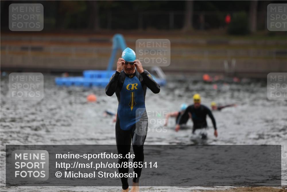14.09.2025 - Stadtparktriathlon Michael Strokosch http://msf.ph/oto/8865114 14.09.2025 09:01:12 Schwimmen 403, 431, 436 meine-sportfotos.de