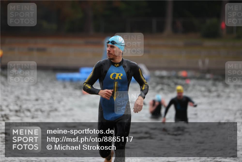 14.09.2025 - Stadtparktriathlon Michael Strokosch http://msf.ph/oto/8865117 14.09.2025 09:01:13 Schwimmen 403, 431, 436 meine-sportfotos.de