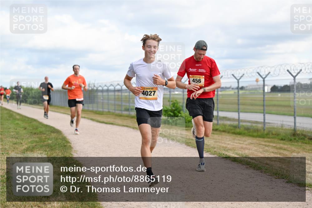 14.09.2025 - Airport Race Dr. Thomas Lammeyer http://msf.ph/oto/8865119 14.09.2025 12:05:26 Laufen 4027, 456 meine-sportfotos.de