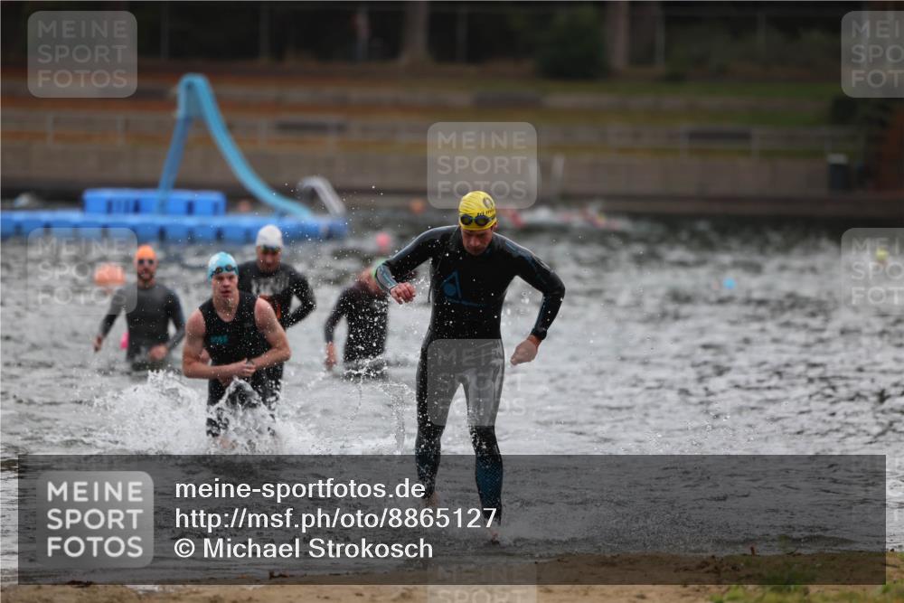 14.09.2025 - Stadtparktriathlon Michael Strokosch http://msf.ph/oto/8865127 14.09.2025 09:01:18 Schwimmen 403, 412, 436 meine-sportfotos.de