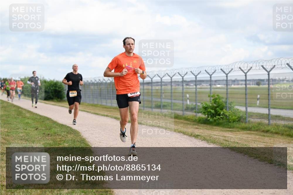 14.09.2025 - Airport Race Dr. Thomas Lammeyer http://msf.ph/oto/8865134 14.09.2025 12:05:27 Laufen 4263, 063 meine-sportfotos.de