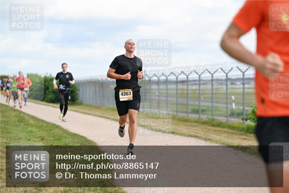14.09.2025 - Airport Race Dr. Thomas Lammeyer http://msf.ph/oto/8865147 14.09.2025 12:05:30 Laufen 4263, 4263 meine-sportfotos.de