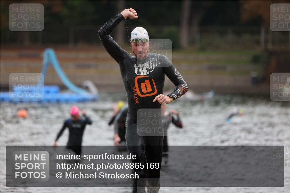 14.09.2025 - Stadtparktriathlon Michael Strokosch http://msf.ph/oto/8865169 14.09.2025 09:01:27 Schwimmen 386, 402, 403, 412, 436 meine-sportfotos.de