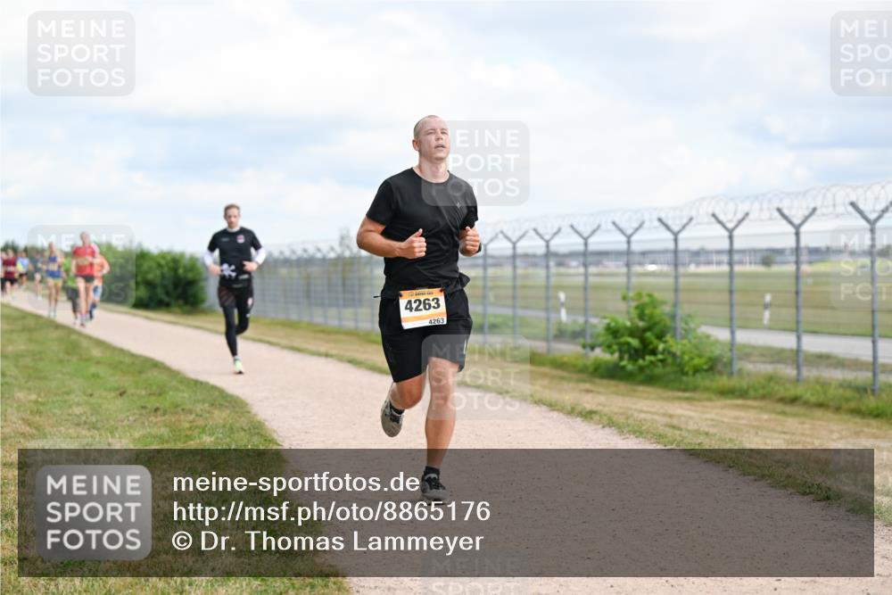 14.09.2025 - Airport Race Dr. Thomas Lammeyer http://msf.ph/oto/8865176 14.09.2025 12:05:31 Laufen 4263, 4263 meine-sportfotos.de
