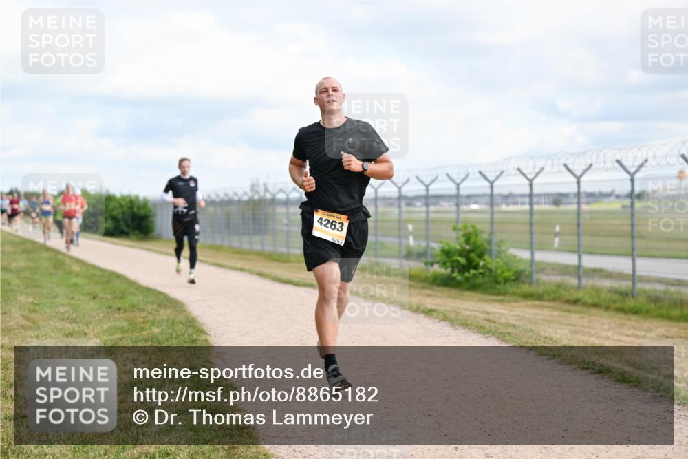 14.09.2025 - Airport Race Dr. Thomas Lammeyer http://msf.ph/oto/8865182 14.09.2025 12:05:31 Laufen 4263, 4263 meine-sportfotos.de