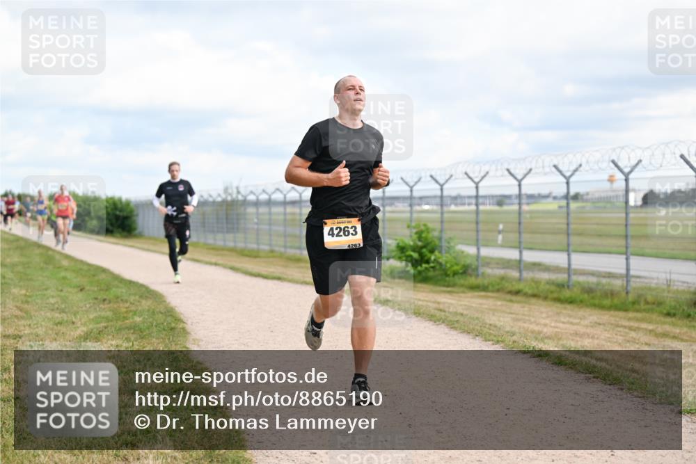 14.09.2025 - Airport Race Dr. Thomas Lammeyer http://msf.ph/oto/8865190 14.09.2025 12:05:32 Laufen 4263, 4263 meine-sportfotos.de