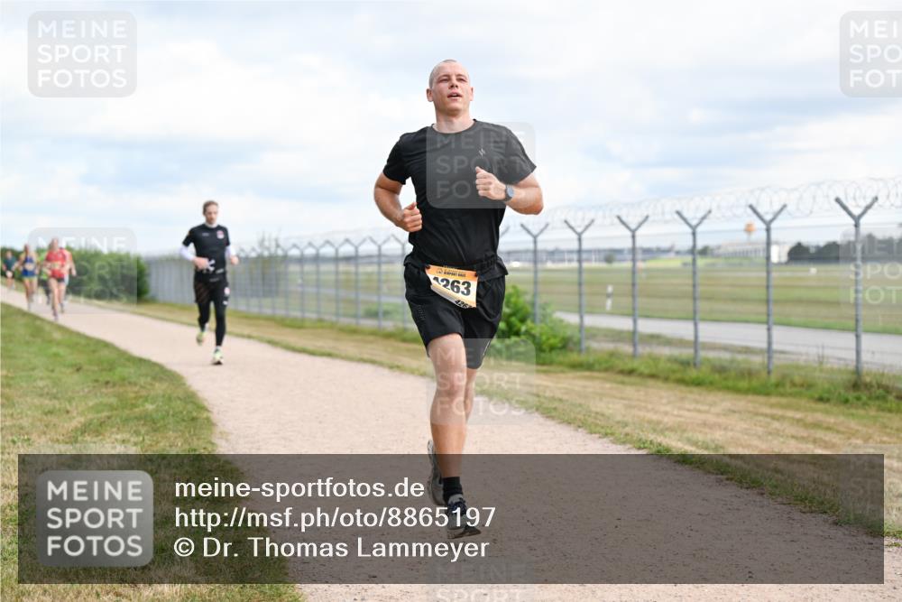 14.09.2025 - Airport Race Dr. Thomas Lammeyer http://msf.ph/oto/8865197 14.09.2025 12:05:32 Laufen 263, 426 meine-sportfotos.de