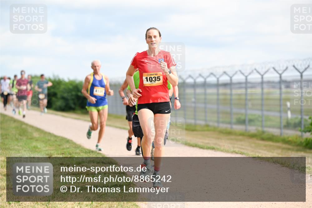 14.09.2025 - Airport Race Dr. Thomas Lammeyer http://msf.ph/oto/8865242 14.09.2025 12:05:39 Laufen 410, 1035 meine-sportfotos.de