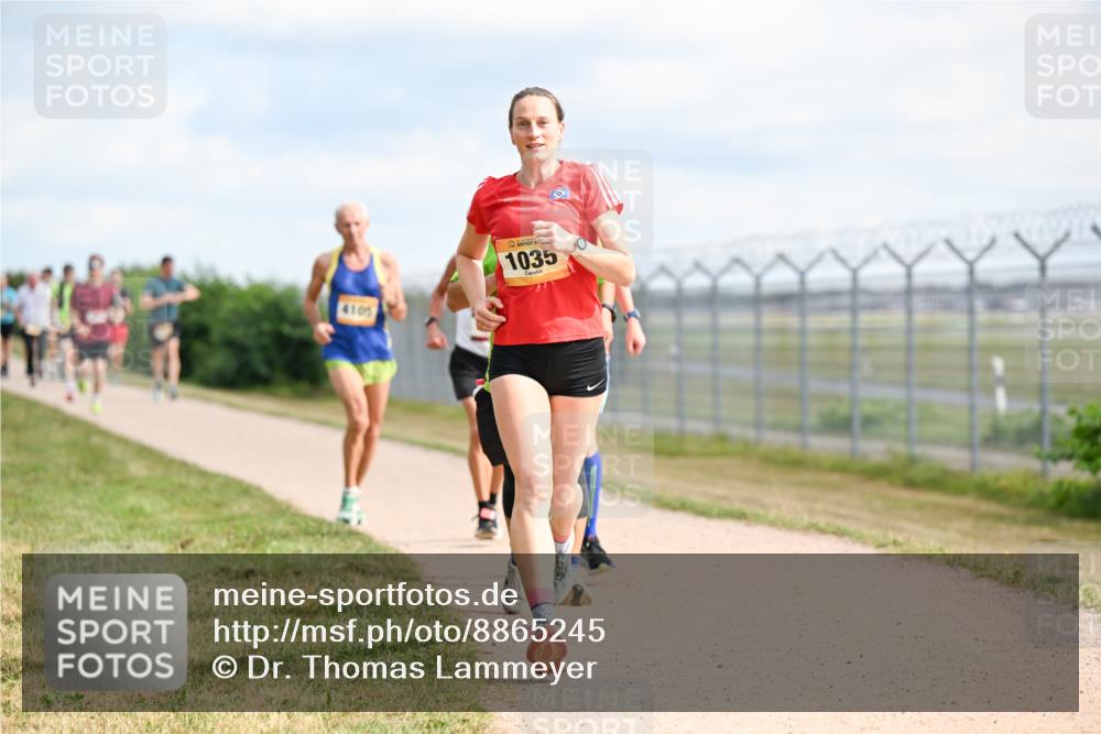 14.09.2025 - Airport Race Dr. Thomas Lammeyer http://msf.ph/oto/8865245 14.09.2025 12:05:39 Laufen 4105, 1035 meine-sportfotos.de