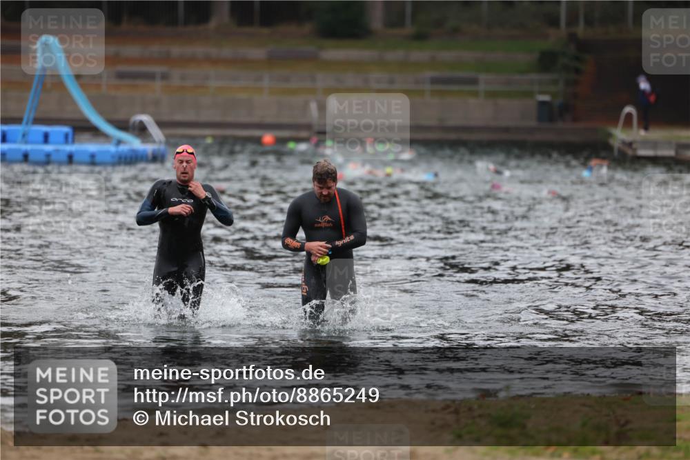 14.09.2025 - Stadtparktriathlon Michael Strokosch http://msf.ph/oto/8865249 14.09.2025 09:02:13 Schwimmen 380, 419 meine-sportfotos.de
