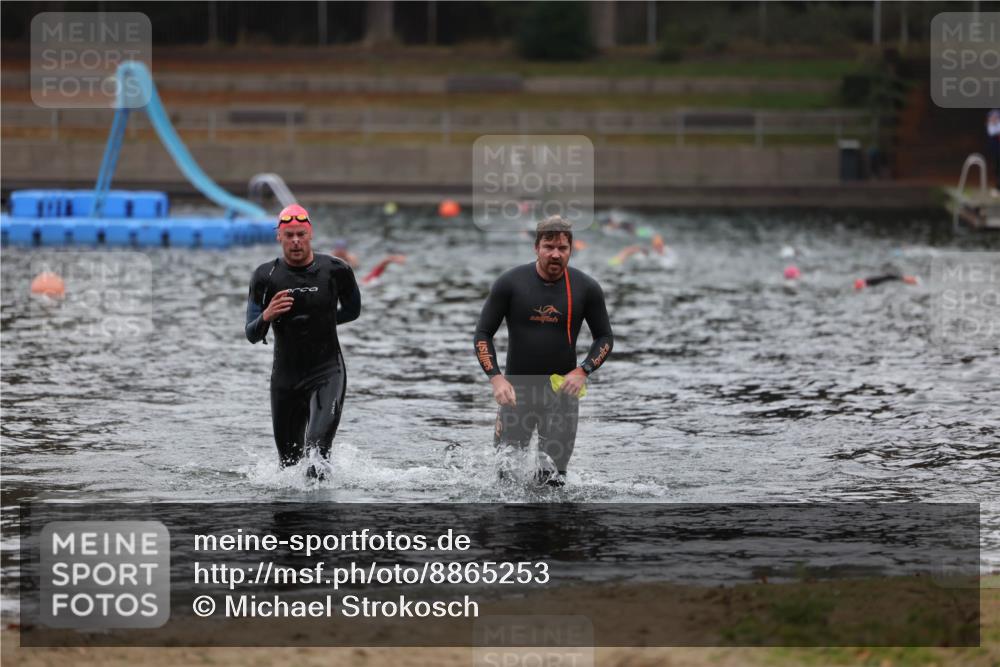 14.09.2025 - Stadtparktriathlon Michael Strokosch http://msf.ph/oto/8865253 14.09.2025 09:02:13 Schwimmen 380, 419 meine-sportfotos.de
