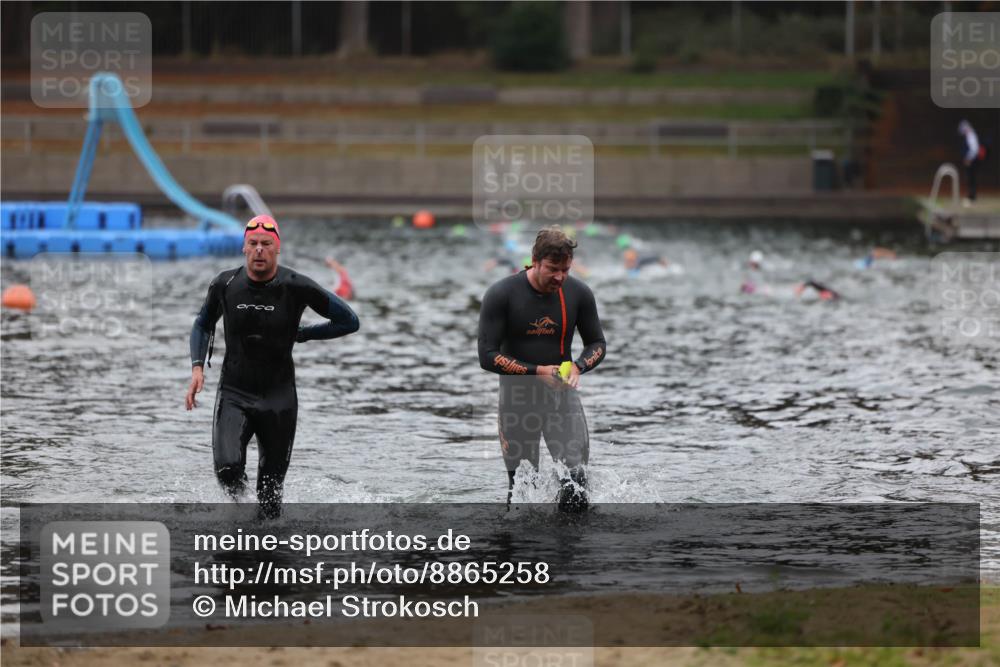 14.09.2025 - Stadtparktriathlon Michael Strokosch http://msf.ph/oto/8865258 14.09.2025 09:02:15 Schwimmen 380, 419 meine-sportfotos.de