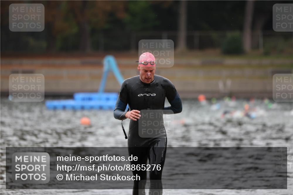 14.09.2025 - Stadtparktriathlon Michael Strokosch http://msf.ph/oto/8865276 14.09.2025 09:02:19 Schwimmen 380, 419 meine-sportfotos.de