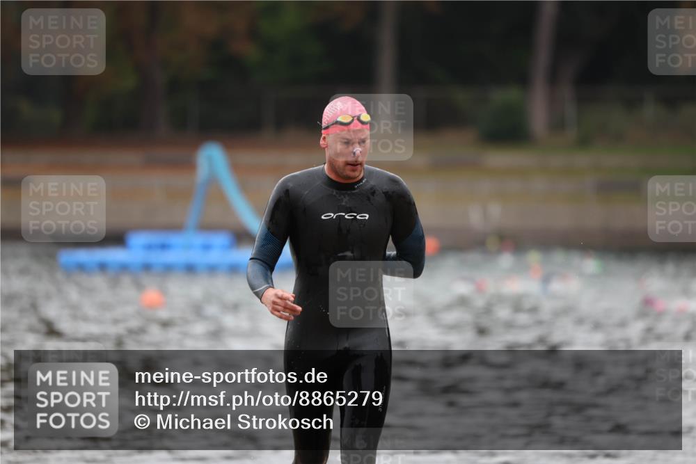 14.09.2025 - Stadtparktriathlon Michael Strokosch http://msf.ph/oto/8865279 14.09.2025 09:02:20 Schwimmen 380, 419 meine-sportfotos.de