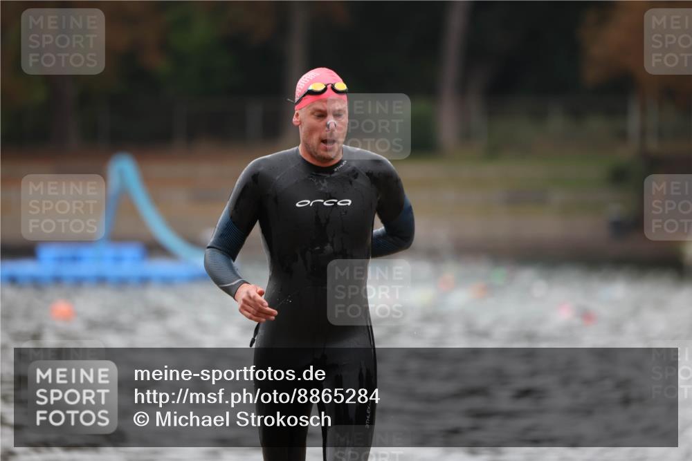 14.09.2025 - Stadtparktriathlon Michael Strokosch http://msf.ph/oto/8865284 14.09.2025 09:02:21 Schwimmen 380, 419 meine-sportfotos.de