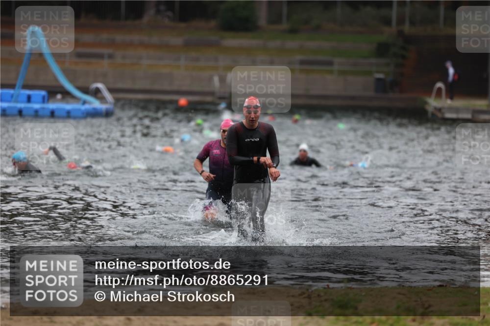 14.09.2025 - Stadtparktriathlon Michael Strokosch http://msf.ph/oto/8865291 14.09.2025 09:02:52 Schwimmen 401, 425 meine-sportfotos.de