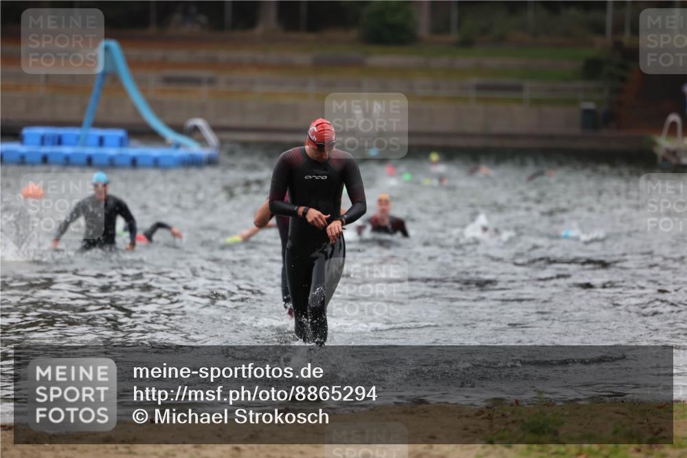 14.09.2025 - Stadtparktriathlon Michael Strokosch http://msf.ph/oto/8865294 14.09.2025 09:02:54 Schwimmen 401, 425 meine-sportfotos.de