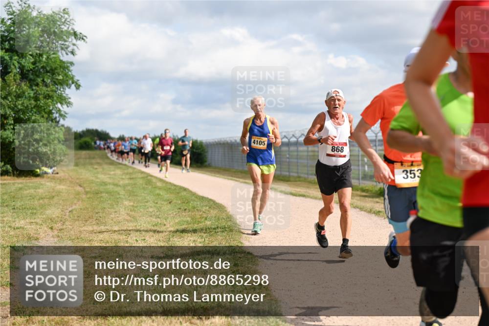 14.09.2025 - Airport Race Dr. Thomas Lammeyer http://msf.ph/oto/8865298 14.09.2025 12:05:42 Laufen 4105, 868, 353 meine-sportfotos.de
