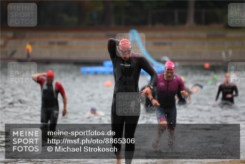 14.09.2025 - Stadtparktriathlon Michael Strokosch http://msf.ph/oto/8865306 14.09.2025 09:02:56 Schwimmen 393, 401, 425 meine-sportfotos.de