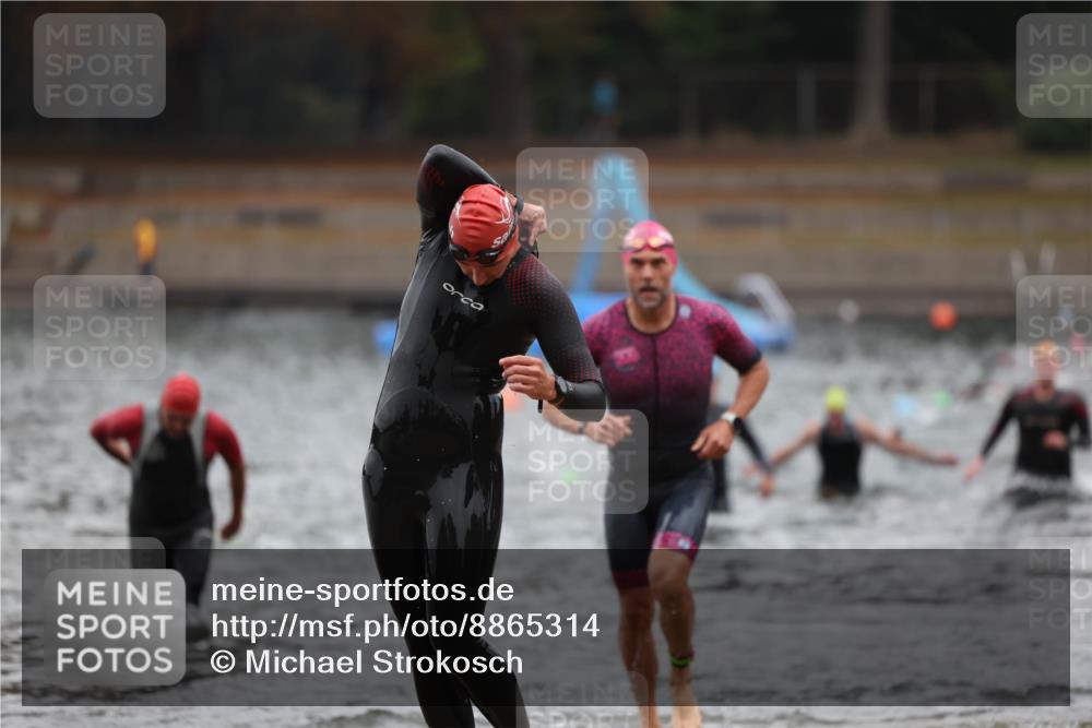 14.09.2025 - Stadtparktriathlon Michael Strokosch http://msf.ph/oto/8865314 14.09.2025 09:02:58 Schwimmen 393, 401, 425 meine-sportfotos.de
