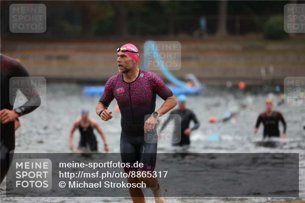 14.09.2025 - Stadtparktriathlon Michael Strokosch http://msf.ph/oto/8865317 14.09.2025 09:02:59 Schwimmen 393, 401, 425 meine-sportfotos.de