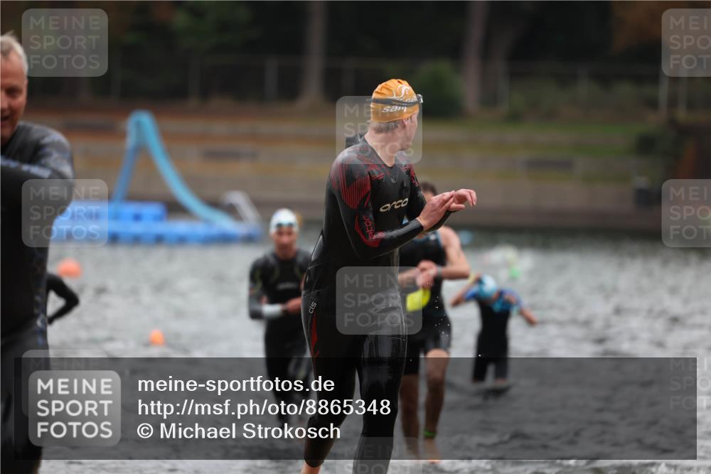 14.09.2025 - Stadtparktriathlon Michael Strokosch http://msf.ph/oto/8865348 14.09.2025 09:03:11 Schwimmen 382, 389, 392, 393, 400, 410, 418, 437 meine-sportfotos.de