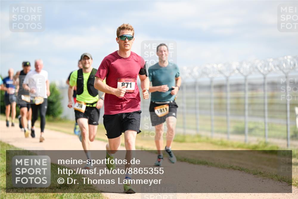 14.09.2025 - Airport Race Dr. Thomas Lammeyer http://msf.ph/oto/8865355 14.09.2025 12:05:48 Laufen 318, 871, 1911 meine-sportfotos.de