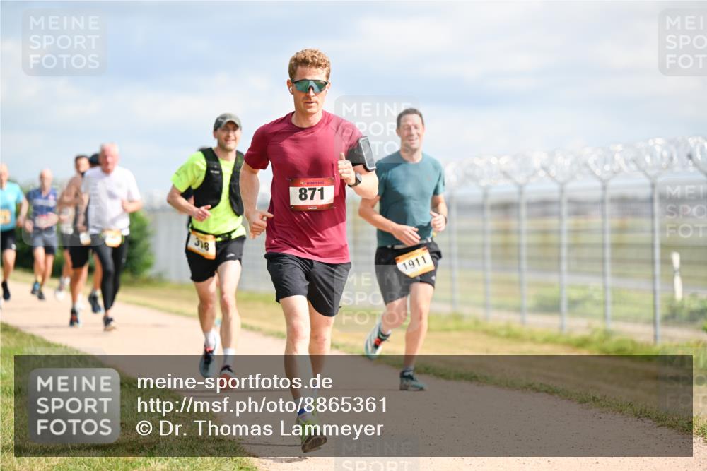 14.09.2025 - Airport Race Dr. Thomas Lammeyer http://msf.ph/oto/8865361 14.09.2025 12:05:48 Laufen 318, 871, 1911 meine-sportfotos.de