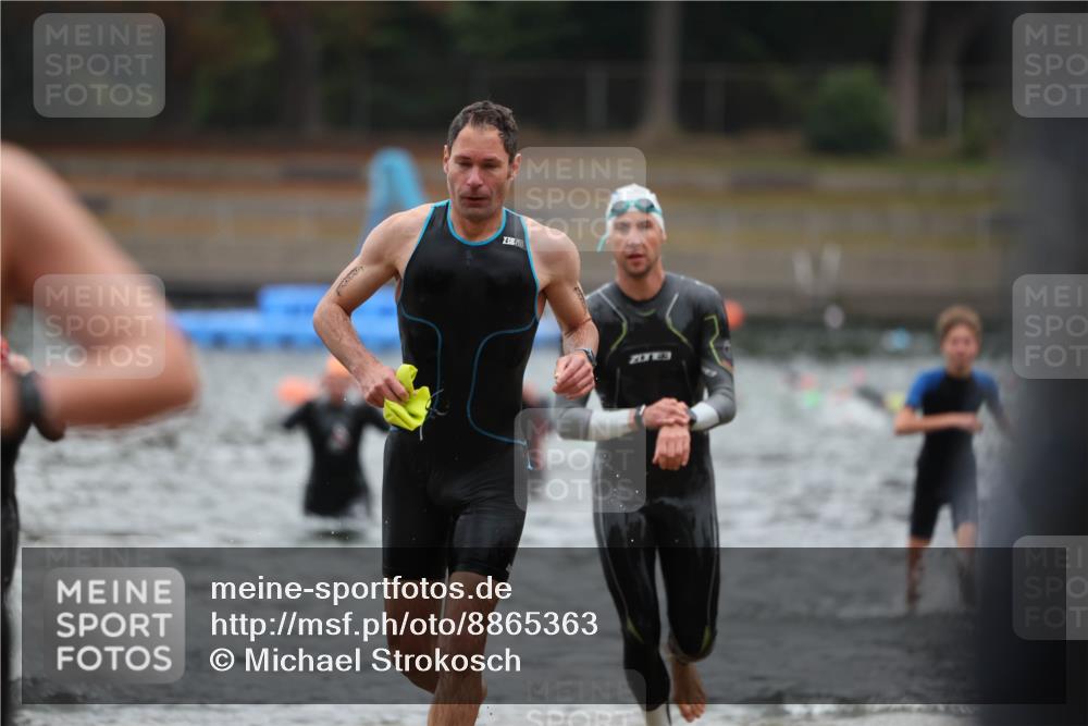 14.09.2025 - Stadtparktriathlon Michael Strokosch http://msf.ph/oto/8865363 14.09.2025 09:03:15 Schwimmen 382, 389, 392, 400, 410, 418, 430, 437 meine-sportfotos.de