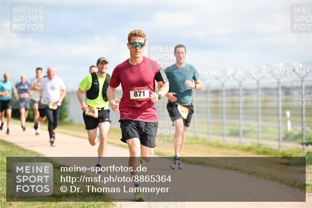 14.09.2025 - Airport Race Dr. Thomas Lammeyer http://msf.ph/oto/8865364 14.09.2025 12:05:48 Laufen 318, 871 meine-sportfotos.de