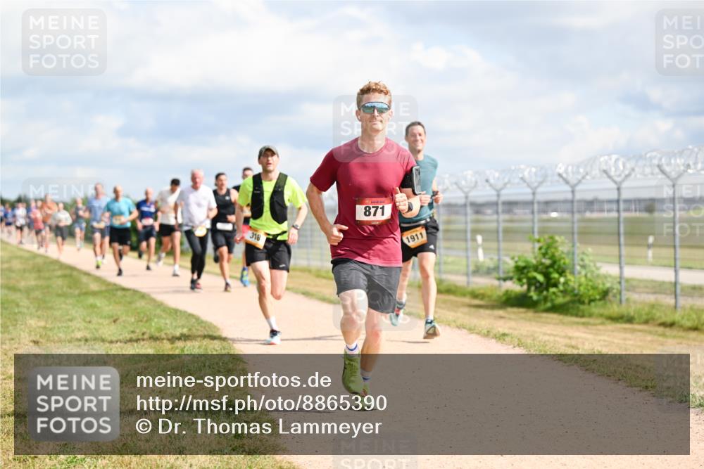 14.09.2025 - Airport Race Dr. Thomas Lammeyer http://msf.ph/oto/8865390 14.09.2025 12:05:50 Laufen 318, 871, 1911 meine-sportfotos.de