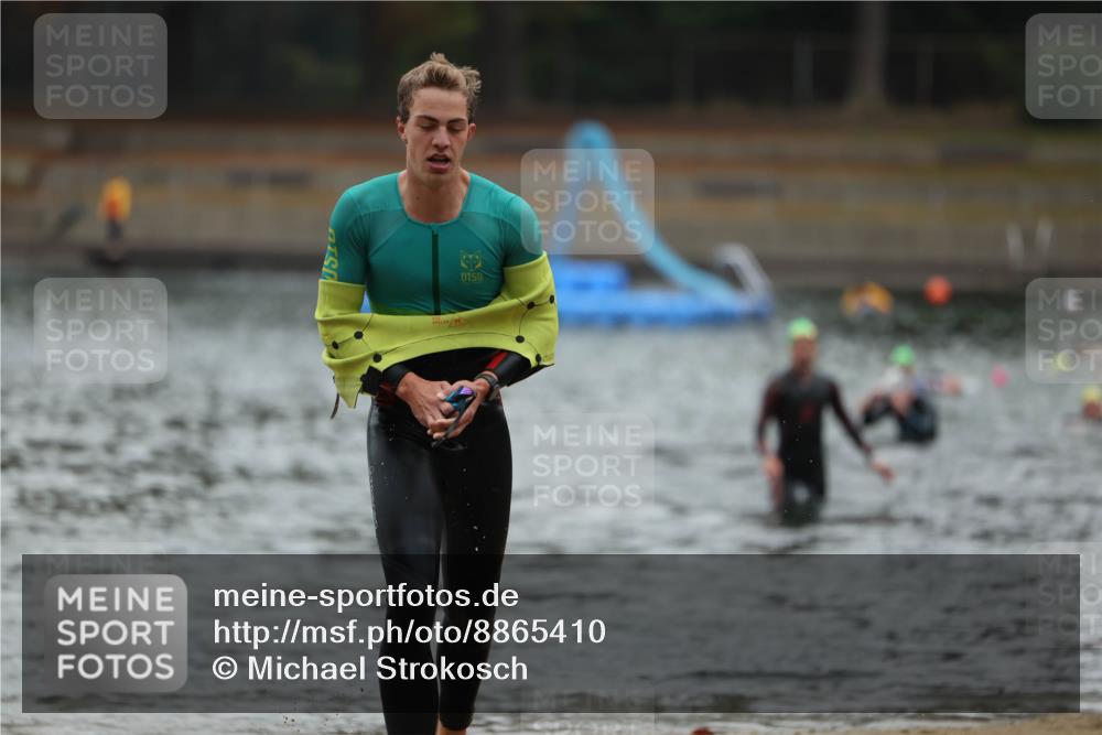 14.09.2025 - Stadtparktriathlon Michael Strokosch http://msf.ph/oto/8865410 14.09.2025 09:03:30 Schwimmen 387, 434 meine-sportfotos.de