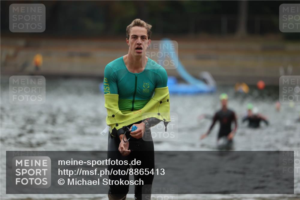 14.09.2025 - Stadtparktriathlon Michael Strokosch http://msf.ph/oto/8865413 14.09.2025 09:03:30 Schwimmen 387, 434 meine-sportfotos.de