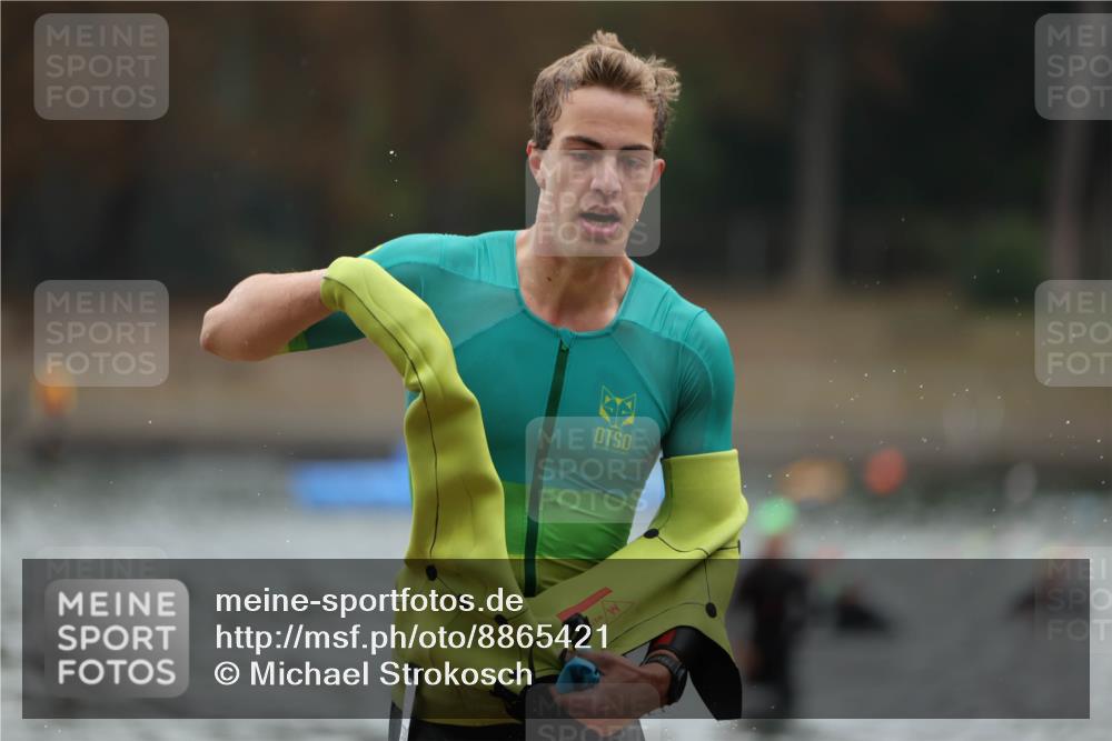 14.09.2025 - Stadtparktriathlon Michael Strokosch http://msf.ph/oto/8865421 14.09.2025 09:03:31 Schwimmen 387, 434 meine-sportfotos.de
