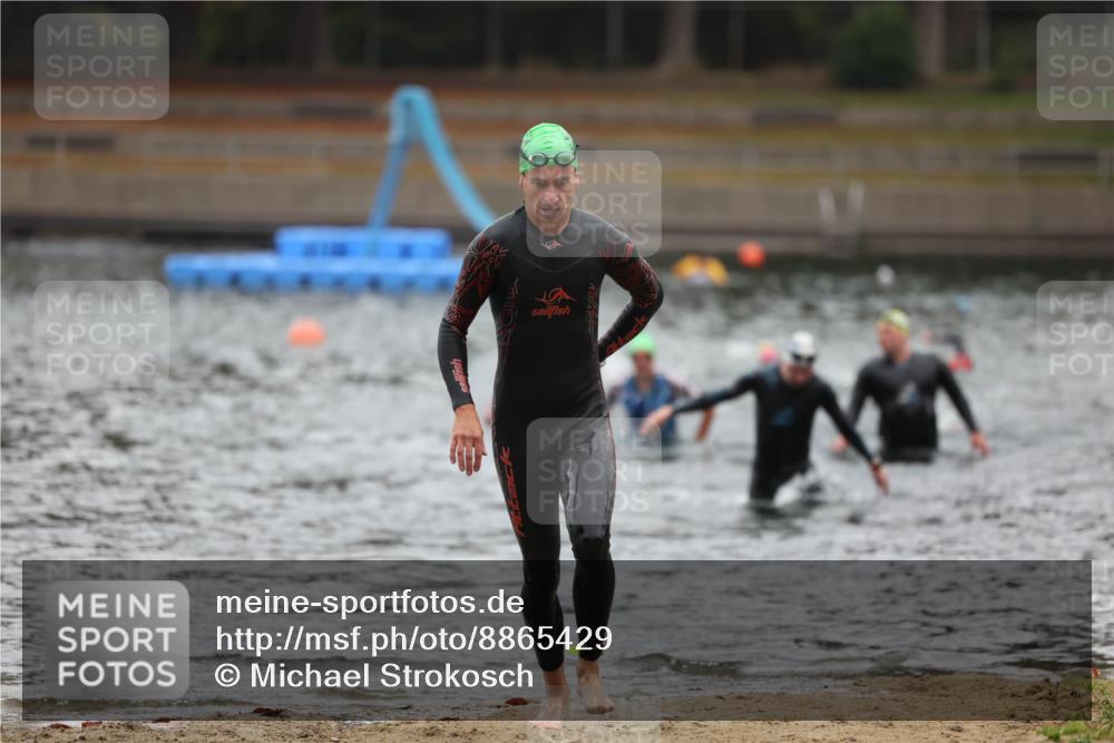 14.09.2025 - Stadtparktriathlon Michael Strokosch http://msf.ph/oto/8865429 14.09.2025 09:03:41 Schwimmen 381, 391 meine-sportfotos.de
