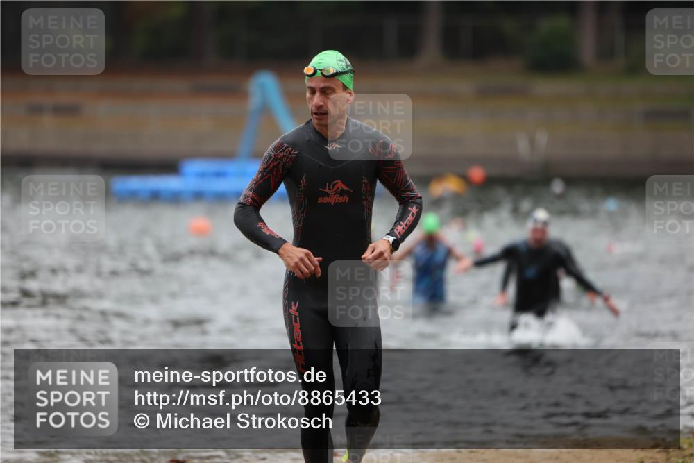 14.09.2025 - Stadtparktriathlon Michael Strokosch http://msf.ph/oto/8865433 14.09.2025 09:03:42 Schwimmen 381, 391 meine-sportfotos.de