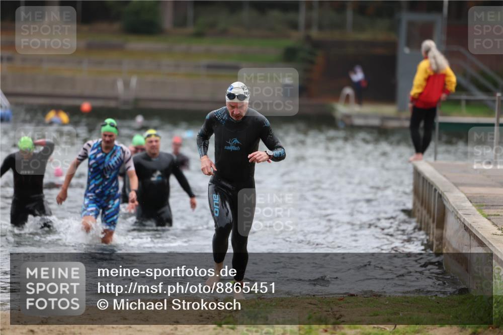 14.09.2025 - Stadtparktriathlon Michael Strokosch http://msf.ph/oto/8865451 14.09.2025 09:03:48 Schwimmen 381, 383, 391, 406 meine-sportfotos.de