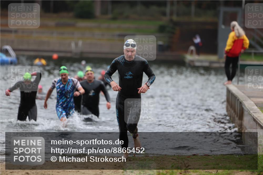 14.09.2025 - Stadtparktriathlon Michael Strokosch http://msf.ph/oto/8865452 14.09.2025 09:03:49 Schwimmen 383, 391, 406 meine-sportfotos.de