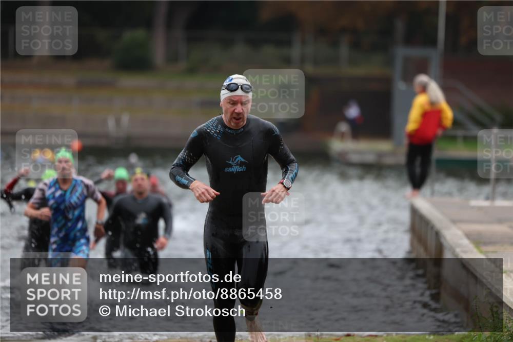 14.09.2025 - Stadtparktriathlon Michael Strokosch http://msf.ph/oto/8865458 14.09.2025 09:03:50 Schwimmen 383, 391, 406 meine-sportfotos.de