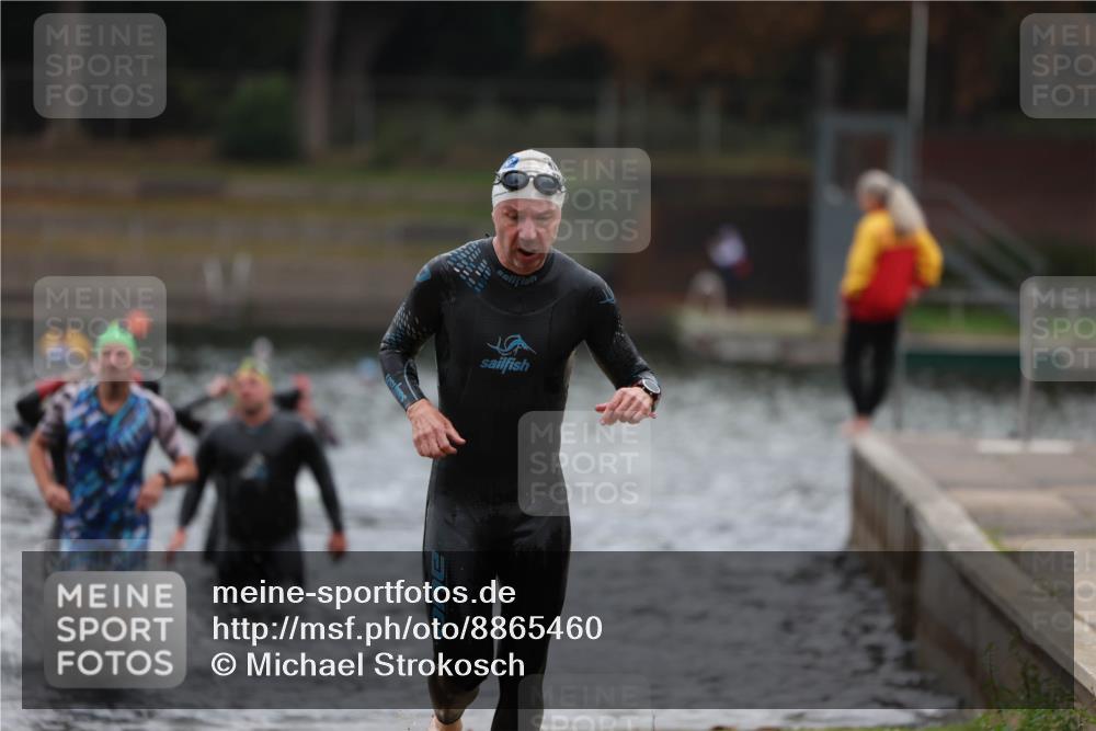 14.09.2025 - Stadtparktriathlon Michael Strokosch http://msf.ph/oto/8865460 14.09.2025 09:03:50 Schwimmen 383, 391, 406 meine-sportfotos.de